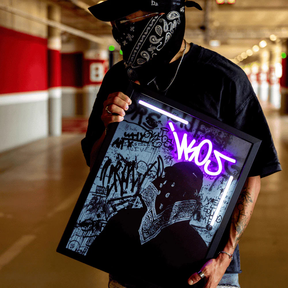 Mask face x Ikos One LED wall art - additional product view | KULORI