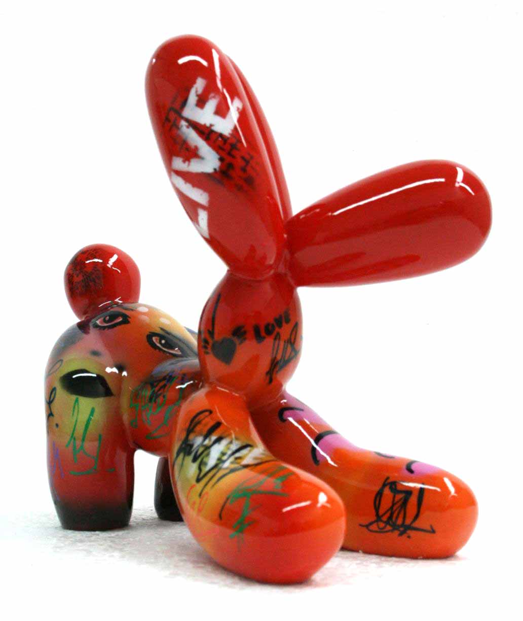 She Fetch Balloon Dog sculpture in Graffiti °2 finish - additional product view | KULORI