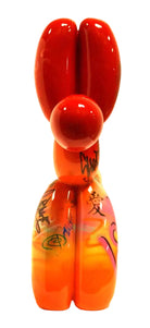 Red and orange balloon dog from front | KULORI